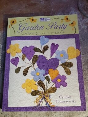 Garden Party Appliqué Quilts That Bloom — Purple & Yellow Quilting Book by